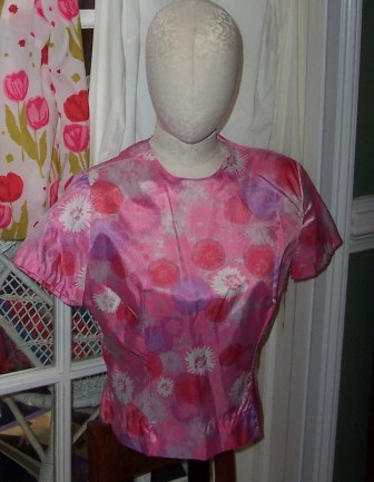 Retro Blouse 1960s Pink floral XSmall
